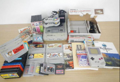 ninebit・ファミコン本体、ソフト、攻略本.PNG